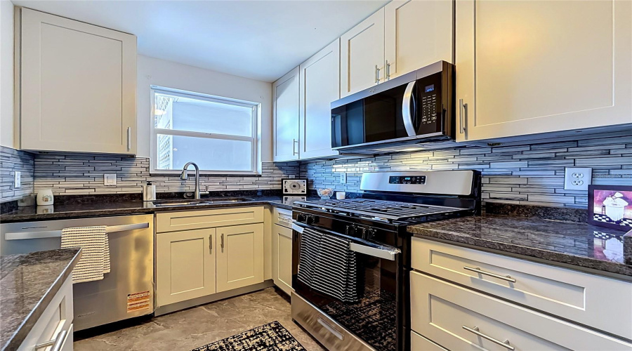 Gulfport, Florida 33707, 1 Bedroom Bedrooms, ,1 Bathroombathrooms,Residential,For Sale,59Th,0,Mfrtb8515626