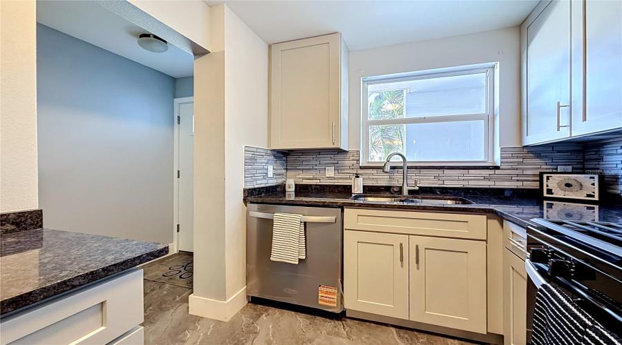 Gulfport, Florida 33707, 1 Bedroom Bedrooms, ,1 Bathroombathrooms,Residential,For Sale,59Th,0,Mfrtb8515626