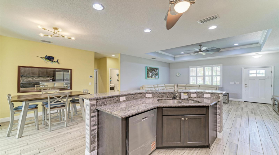 Port Charlotte, Florida 33981, 3 Bedroom Bedrooms, ,2 Bathroombathrooms,Residential,For Sale,Lyneburg,0,Mfrd6148554