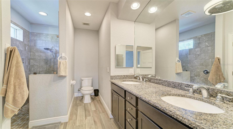Port Charlotte, Florida 33981, 3 Bedroom Bedrooms, ,2 Bathroombathrooms,Residential,For Sale,Lyneburg,0,Mfrd6148554