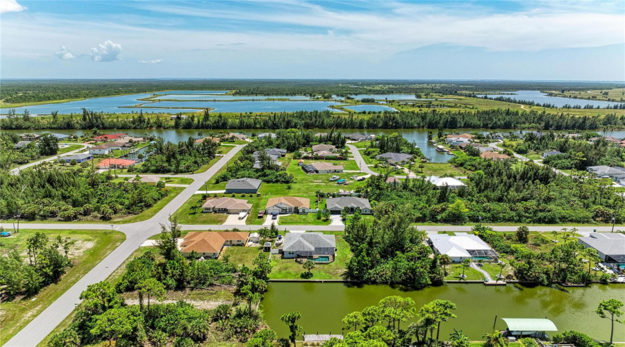 Port Charlotte, Florida 33981, 3 Bedroom Bedrooms, ,2 Bathroombathrooms,Residential,For Sale,Lyneburg,0,Mfrd6148554