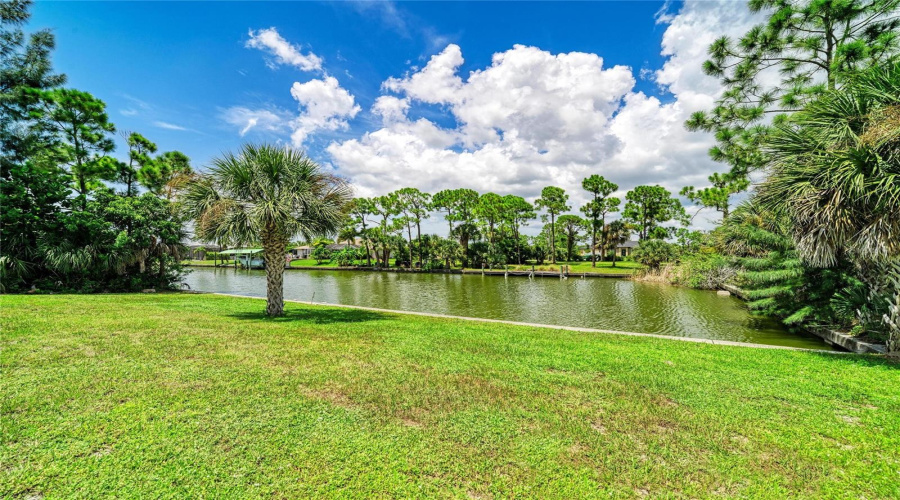 Port Charlotte, Florida 33981, 3 Bedroom Bedrooms, ,2 Bathroombathrooms,Residential,For Sale,Lyneburg,0,Mfrd6148554