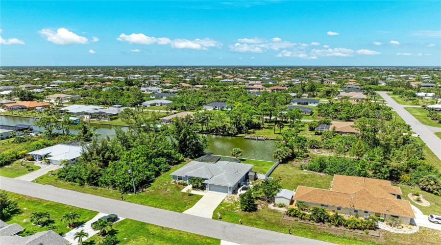 Port Charlotte, Florida 33981, 3 Bedroom Bedrooms, ,2 Bathroombathrooms,Residential,For Sale,Lyneburg,0,Mfrd6148554