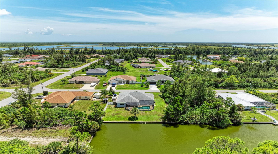 Port Charlotte, Florida 33981, 3 Bedroom Bedrooms, ,2 Bathroombathrooms,Residential,For Sale,Lyneburg,0,Mfrd6148554