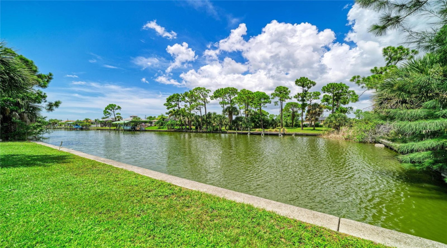 Port Charlotte, Florida 33981, 3 Bedroom Bedrooms, ,2 Bathroombathrooms,Residential,For Sale,Lyneburg,0,Mfrd6148554