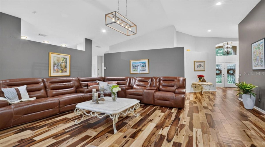 Lutz, Florida 33558, 4 Bedroom Bedrooms, ,3 Bathroombathrooms,Residential,For Sale,Avenue Du Soleil,0,Mfrtb8535132