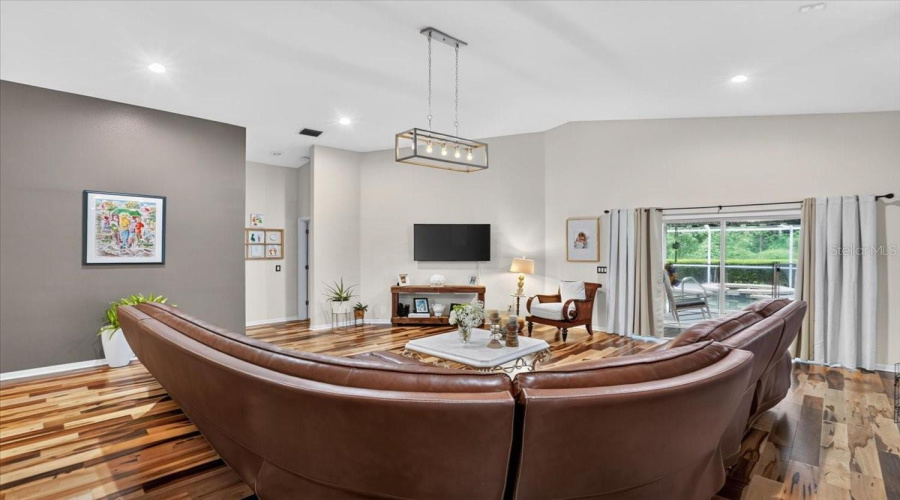 Lutz, Florida 33558, 4 Bedroom Bedrooms, ,3 Bathroombathrooms,Residential,For Sale,Avenue Du Soleil,0,Mfrtb8535132