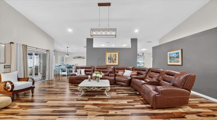 Lutz, Florida 33558, 4 Bedroom Bedrooms, ,3 Bathroombathrooms,Residential,For Sale,Avenue Du Soleil,0,Mfrtb8535132