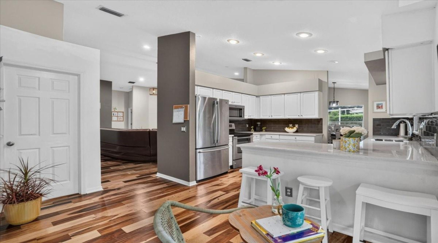 Lutz, Florida 33558, 4 Bedroom Bedrooms, ,3 Bathroombathrooms,Residential,For Sale,Avenue Du Soleil,0,Mfrtb8535132