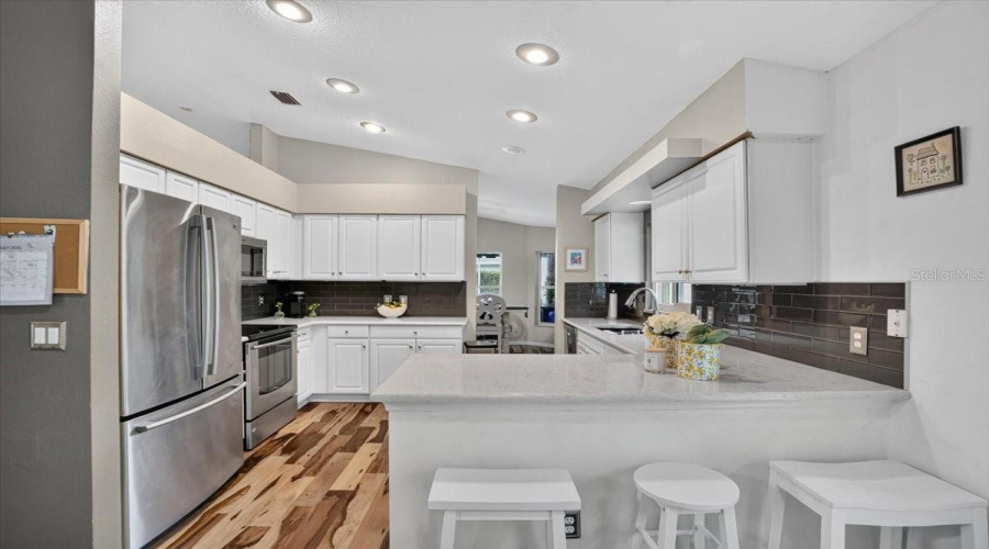 Lutz, Florida 33558, 4 Bedroom Bedrooms, ,3 Bathroombathrooms,Residential,For Sale,Avenue Du Soleil,0,Mfrtb8535132