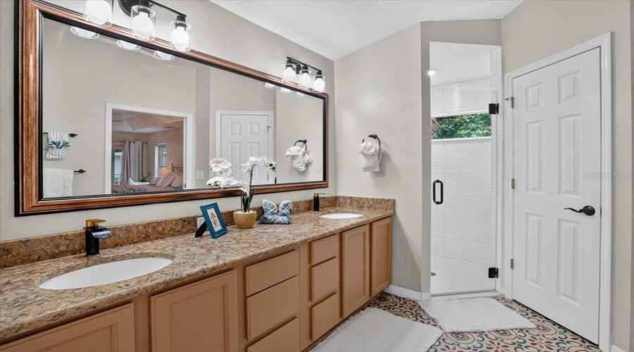 Lutz, Florida 33558, 4 Bedroom Bedrooms, ,3 Bathroombathrooms,Residential,For Sale,Avenue Du Soleil,0,Mfrtb8535132