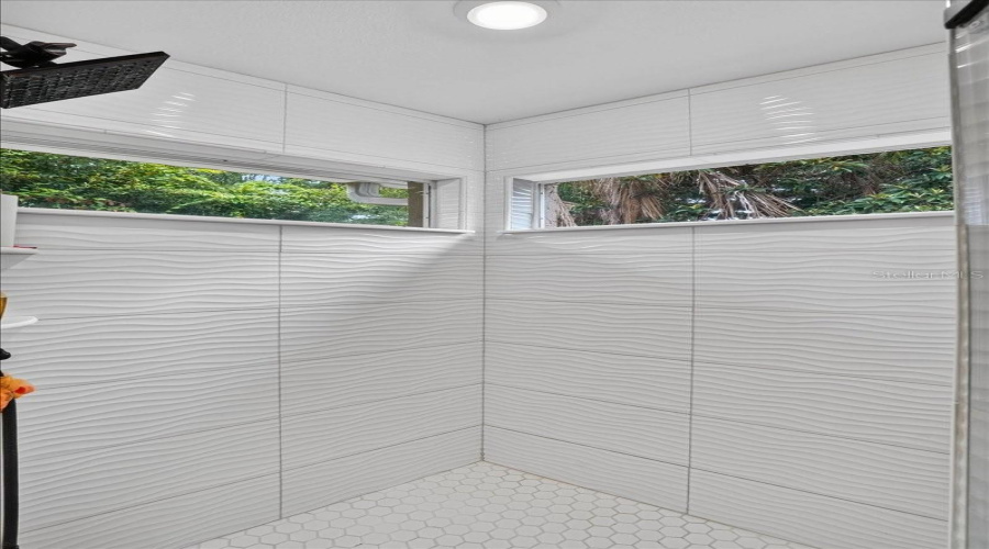 Lutz, Florida 33558, 4 Bedroom Bedrooms, ,3 Bathroombathrooms,Residential,For Sale,Avenue Du Soleil,0,Mfrtb8535132