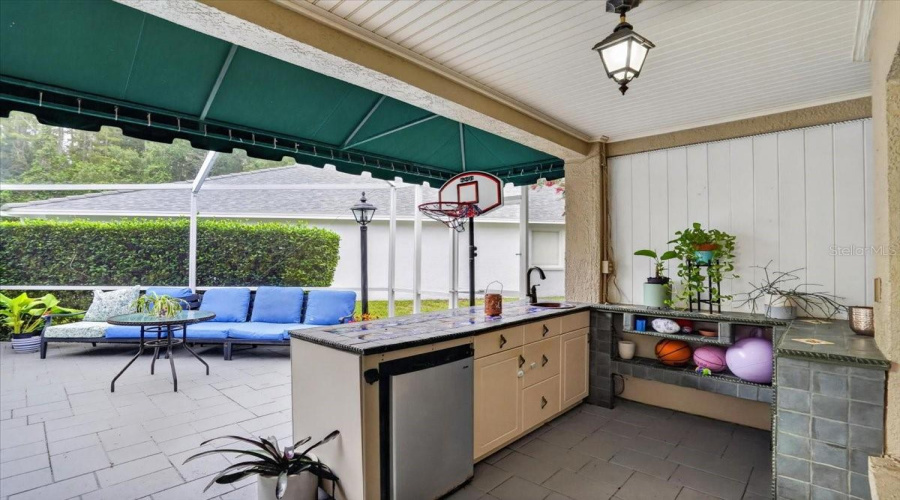 Lutz, Florida 33558, 4 Bedroom Bedrooms, ,3 Bathroombathrooms,Residential,For Sale,Avenue Du Soleil,0,Mfrtb8535132