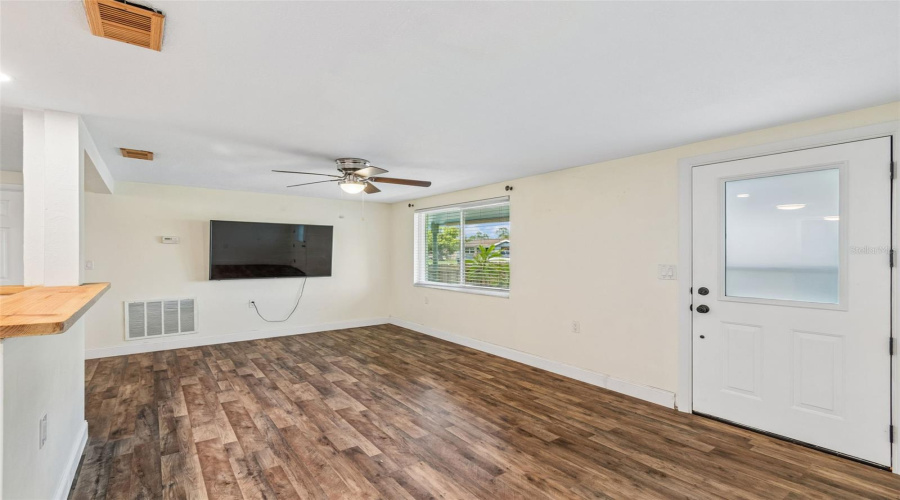 Holiday, Florida 34690, 2 Bedroom Bedrooms, ,1 Bathroombathrooms,Residential,For Sale,Tamarac,0,Mfrtb8527609