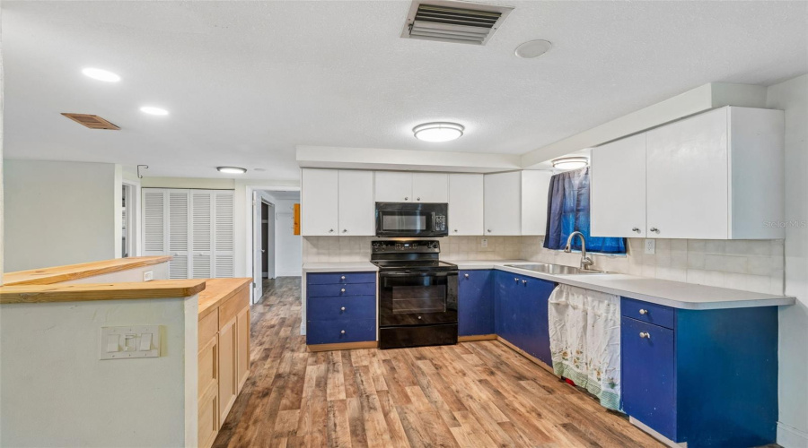 Holiday, Florida 34690, 2 Bedroom Bedrooms, ,1 Bathroombathrooms,Residential,For Sale,Tamarac,0,Mfrtb8527609