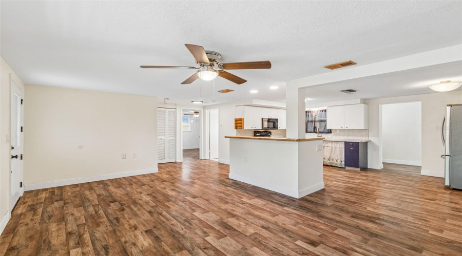 Holiday, Florida 34690, 2 Bedroom Bedrooms, ,1 Bathroombathrooms,Residential,For Sale,Tamarac,0,Mfrtb8527609