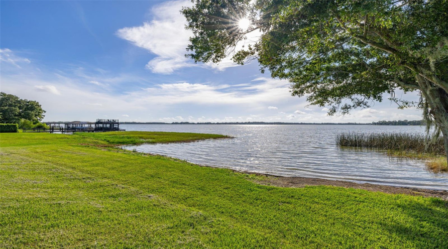 Auburndale, Florida 33823, 5 Bedroom Bedrooms, ,3 Bathroombathrooms,Residential,For Sale,Lake View,0,Mfrs5155411