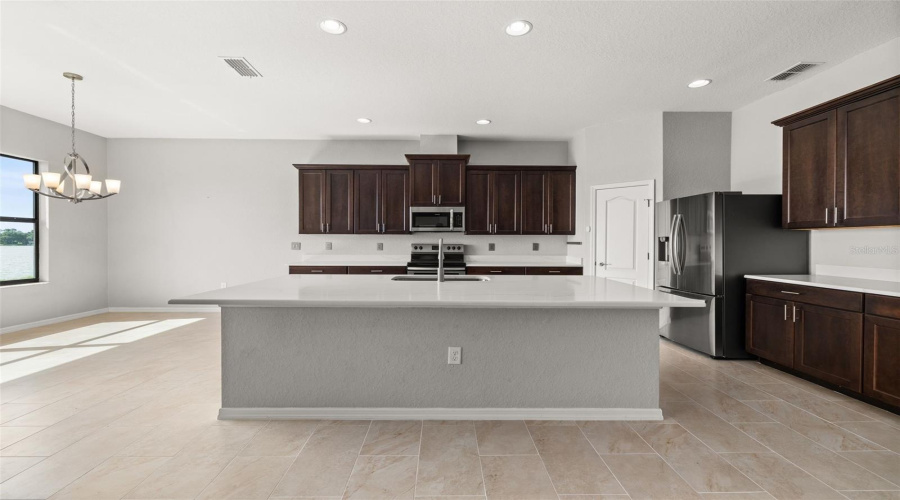 Auburndale, Florida 33823, 5 Bedroom Bedrooms, ,3 Bathroombathrooms,Residential,For Sale,Lake View,0,Mfrs5155411