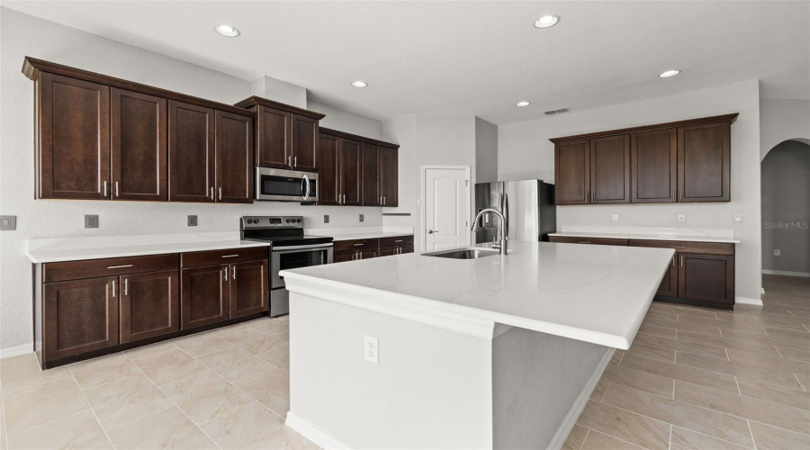 Auburndale, Florida 33823, 5 Bedroom Bedrooms, ,3 Bathroombathrooms,Residential,For Sale,Lake View,0,Mfrs5155411