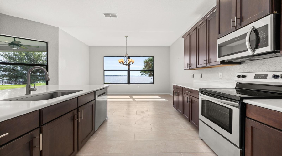 Auburndale, Florida 33823, 5 Bedroom Bedrooms, ,3 Bathroombathrooms,Residential,For Sale,Lake View,0,Mfrs5155411