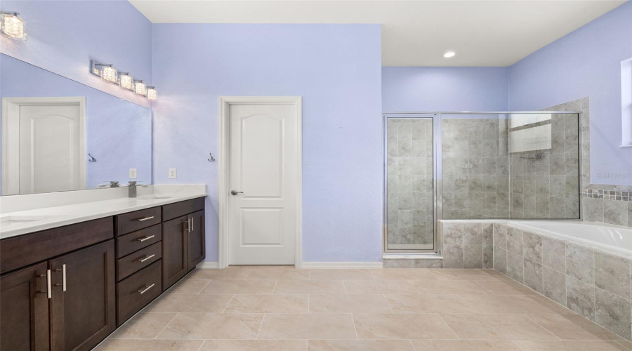 Auburndale, Florida 33823, 5 Bedroom Bedrooms, ,3 Bathroombathrooms,Residential,For Sale,Lake View,0,Mfrs5155411