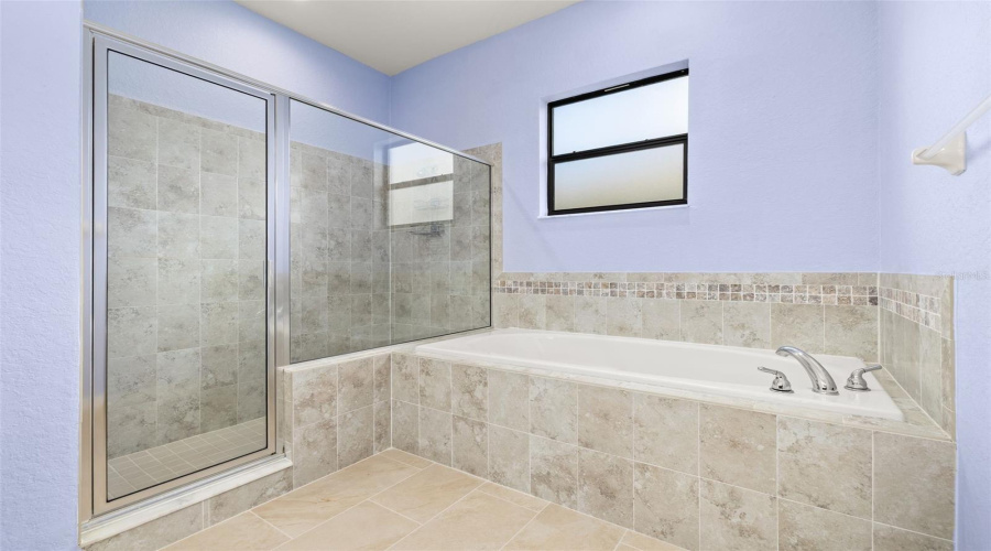 Auburndale, Florida 33823, 5 Bedroom Bedrooms, ,3 Bathroombathrooms,Residential,For Sale,Lake View,0,Mfrs5155411