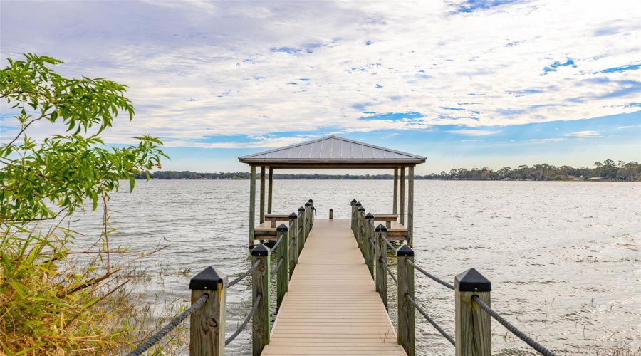 Auburndale, Florida 33823, 5 Bedroom Bedrooms, ,3 Bathroombathrooms,Residential,For Sale,Lake View,0,Mfrs5155411