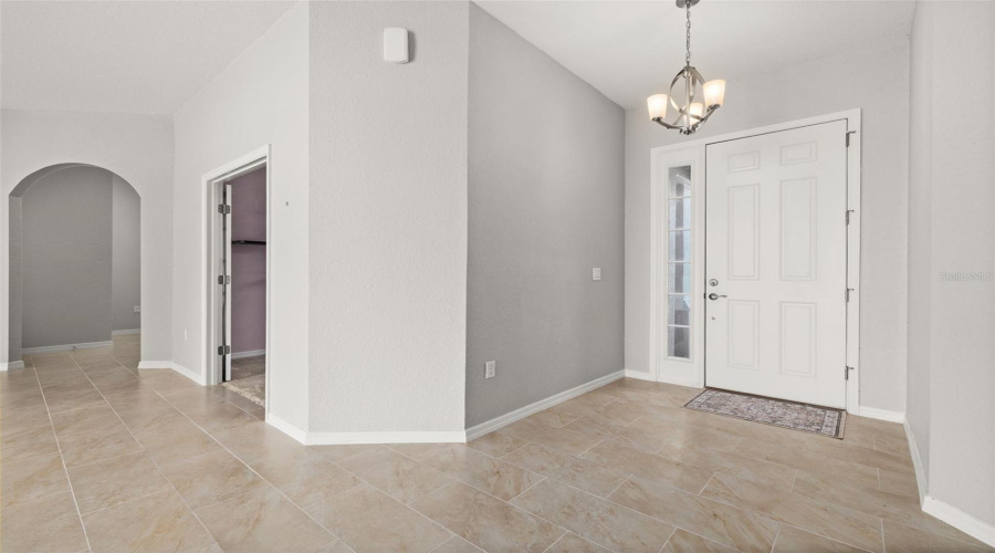 Auburndale, Florida 33823, 5 Bedroom Bedrooms, ,3 Bathroombathrooms,Residential,For Sale,Lake View,0,Mfrs5155411