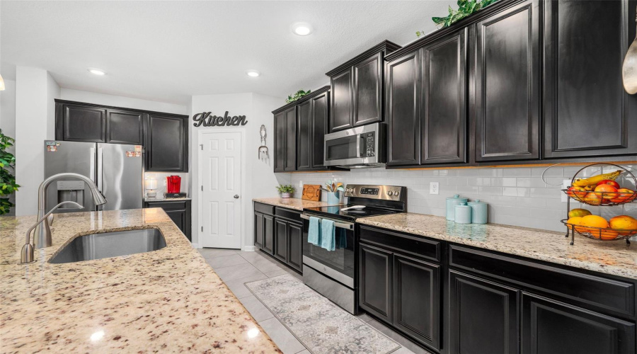 Jacksonville, Florida 32218, 3 Bedroom Bedrooms, ,2 Bathroombathrooms,Residential,For Sale,Bridgehampton,0,Mfrgc539682