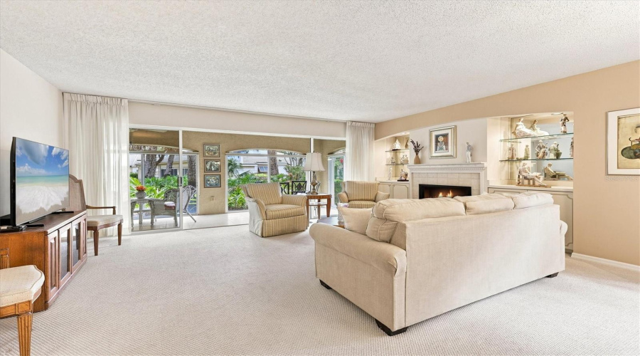 Sarasota, Florida 34235, 3 Bedroom Bedrooms, ,2 Bathroombathrooms,Residential,For Sale,Oakley Greene,0,Mfra4703866