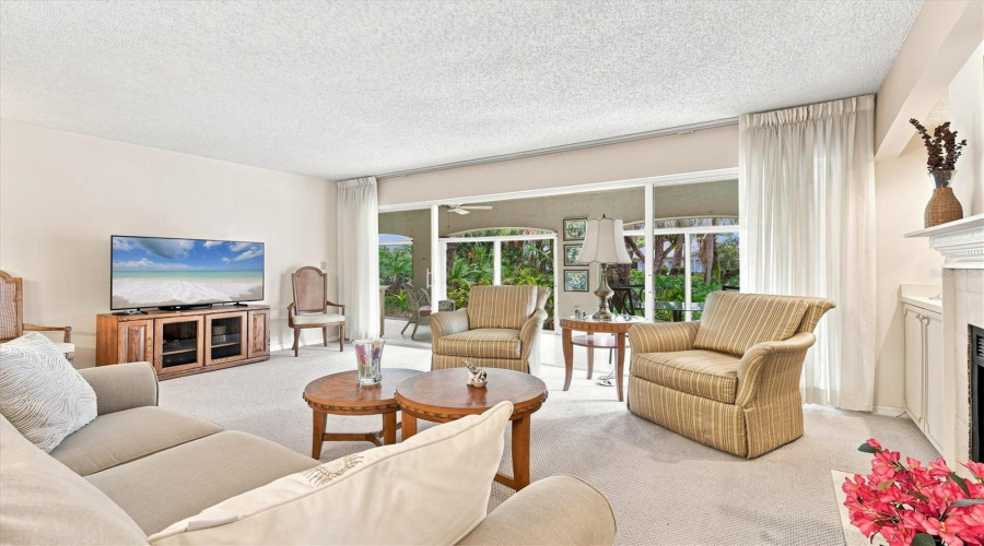 Sarasota, Florida 34235, 3 Bedroom Bedrooms, ,2 Bathroombathrooms,Residential,For Sale,Oakley Greene,0,Mfra4703866