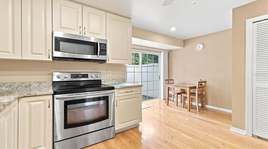 Sarasota, Florida 34235, 3 Bedroom Bedrooms, ,2 Bathroombathrooms,Residential,For Sale,Oakley Greene,0,Mfra4703866