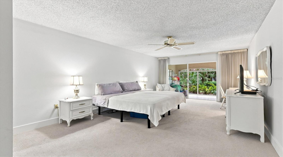Sarasota, Florida 34235, 3 Bedroom Bedrooms, ,2 Bathroombathrooms,Residential,For Sale,Oakley Greene,0,Mfra4703866