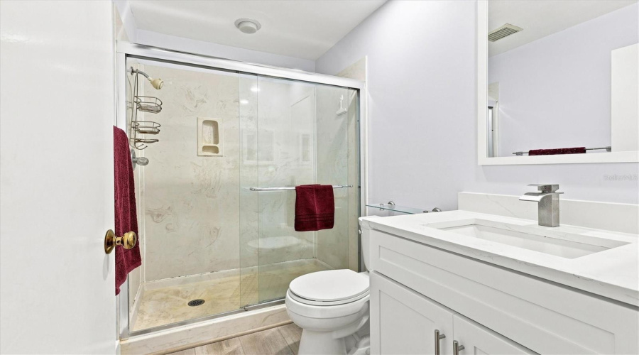 Sarasota, Florida 34235, 3 Bedroom Bedrooms, ,2 Bathroombathrooms,Residential,For Sale,Oakley Greene,0,Mfra4703866