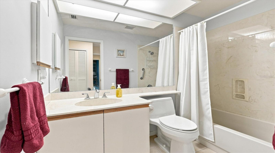 Sarasota, Florida 34235, 3 Bedroom Bedrooms, ,2 Bathroombathrooms,Residential,For Sale,Oakley Greene,0,Mfra4703866