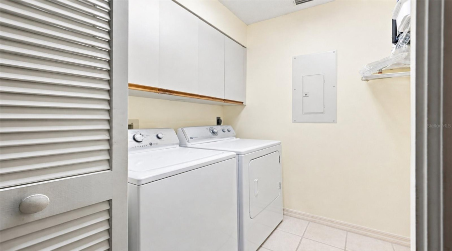 Sarasota, Florida 34235, 3 Bedroom Bedrooms, ,2 Bathroombathrooms,Residential,For Sale,Oakley Greene,0,Mfra4703866
