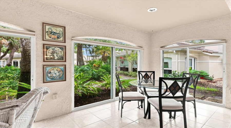 Sarasota, Florida 34235, 3 Bedroom Bedrooms, ,2 Bathroombathrooms,Residential,For Sale,Oakley Greene,0,Mfra4703866