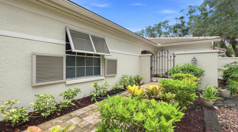Sarasota, Florida 34235, 3 Bedroom Bedrooms, ,2 Bathroombathrooms,Residential,For Sale,Oakley Greene,0,Mfra4703866