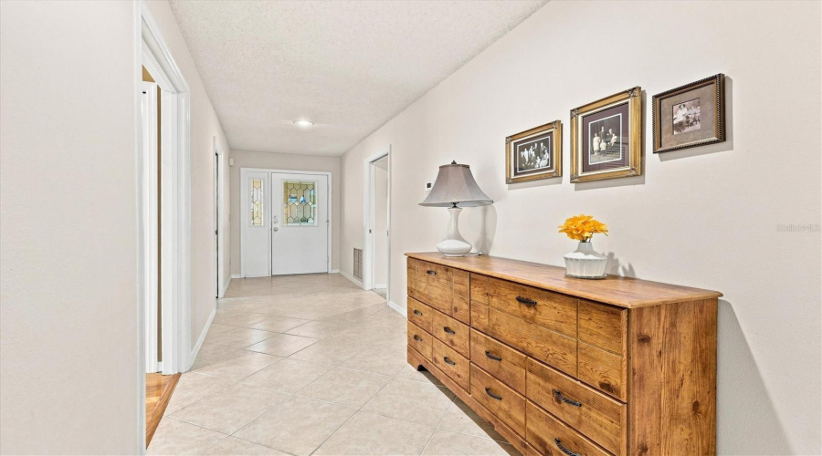 Sarasota, Florida 34235, 3 Bedroom Bedrooms, ,2 Bathroombathrooms,Residential,For Sale,Oakley Greene,0,Mfra4703866