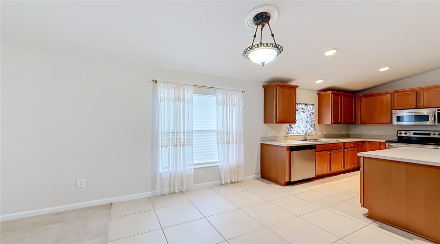 Ocala, Florida 34474, 4 Bedroom Bedrooms, ,2 Bathroombathrooms,Residential,For Sale,40Th,0,Mfro6428077