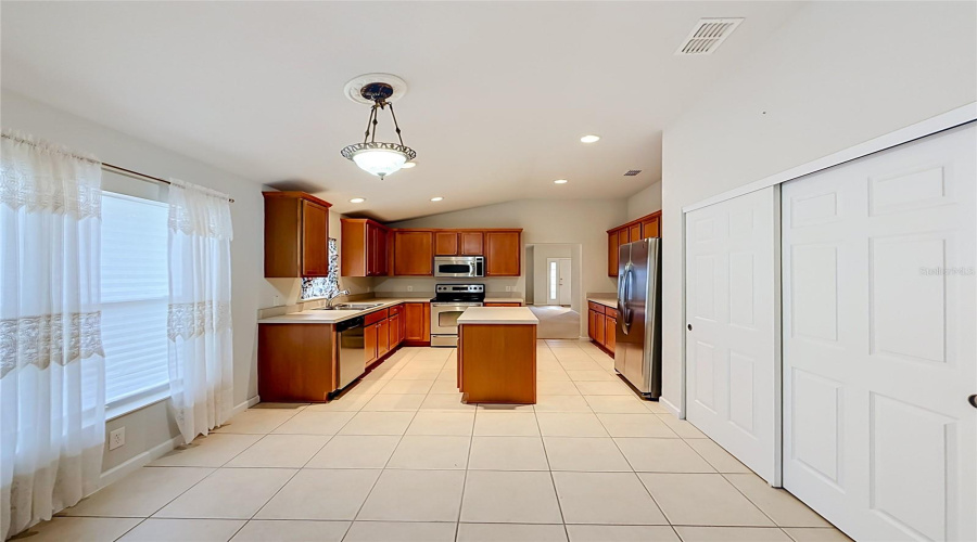 Ocala, Florida 34474, 4 Bedroom Bedrooms, ,2 Bathroombathrooms,Residential,For Sale,40Th,0,Mfro6428077