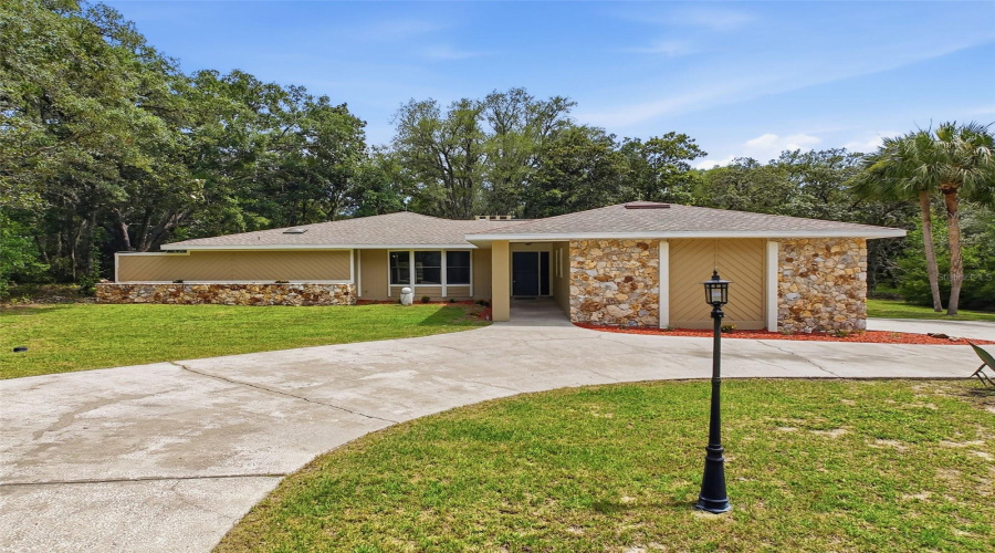 Hernando, Florida 34442, 3 Bedroom Bedrooms, ,2 Bathroombathrooms,Residential,For Sale,Massachusetts,0,Mfrw7886501