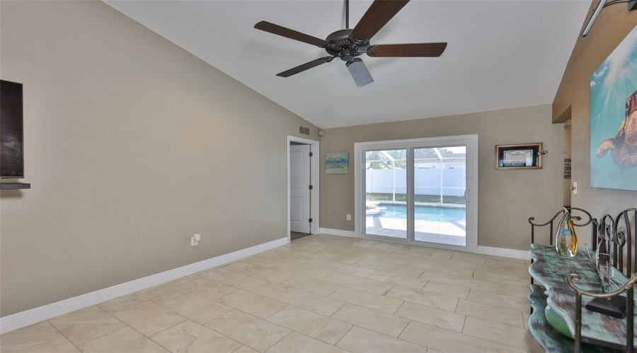 Seminole, Florida 33776, 3 Bedroom Bedrooms, ,2 Bathroombathrooms,Residential,For Sale,133Rd,0,Mfrtb8477708