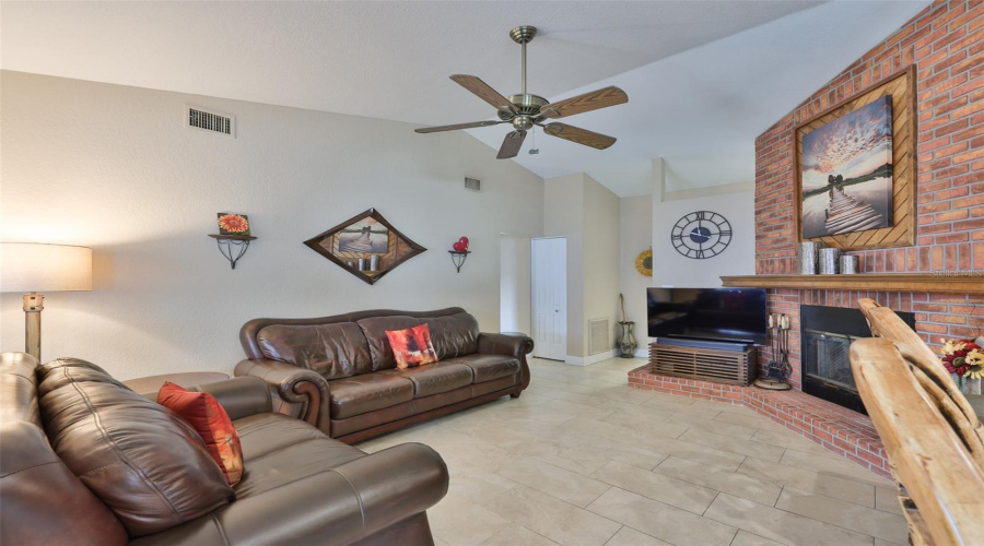 Seminole, Florida 33776, 3 Bedroom Bedrooms, ,2 Bathroombathrooms,Residential,For Sale,133Rd,0,Mfrtb8477708