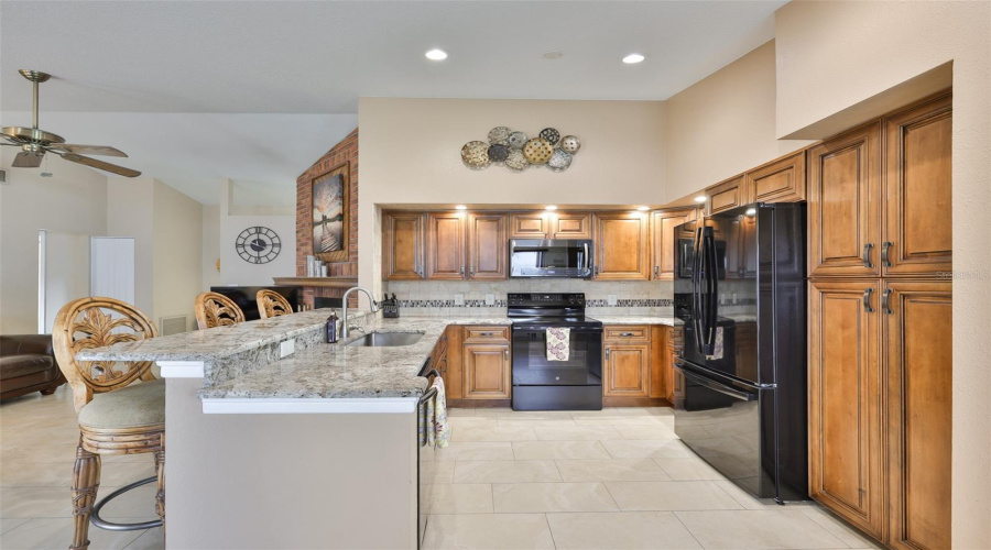 Seminole, Florida 33776, 3 Bedroom Bedrooms, ,2 Bathroombathrooms,Residential,For Sale,133Rd,0,Mfrtb8477708