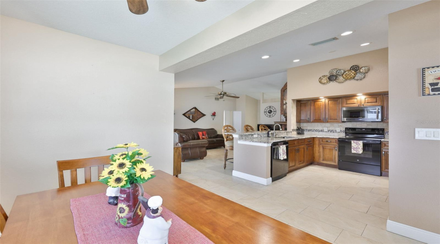 Seminole, Florida 33776, 3 Bedroom Bedrooms, ,2 Bathroombathrooms,Residential,For Sale,133Rd,0,Mfrtb8477708