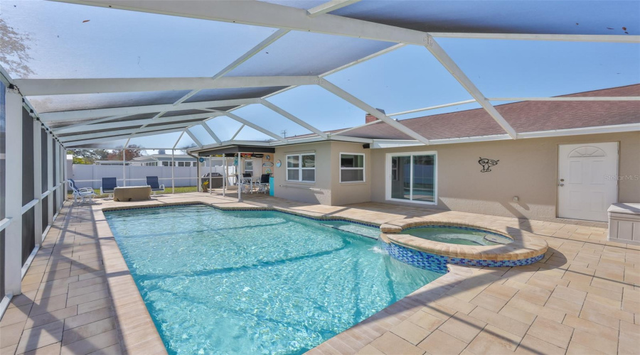 Seminole, Florida 33776, 3 Bedroom Bedrooms, ,2 Bathroombathrooms,Residential,For Sale,133Rd,0,Mfrtb8477708