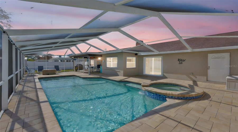 Seminole, Florida 33776, 3 Bedroom Bedrooms, ,2 Bathroombathrooms,Residential,For Sale,133Rd,0,Mfrtb8477708