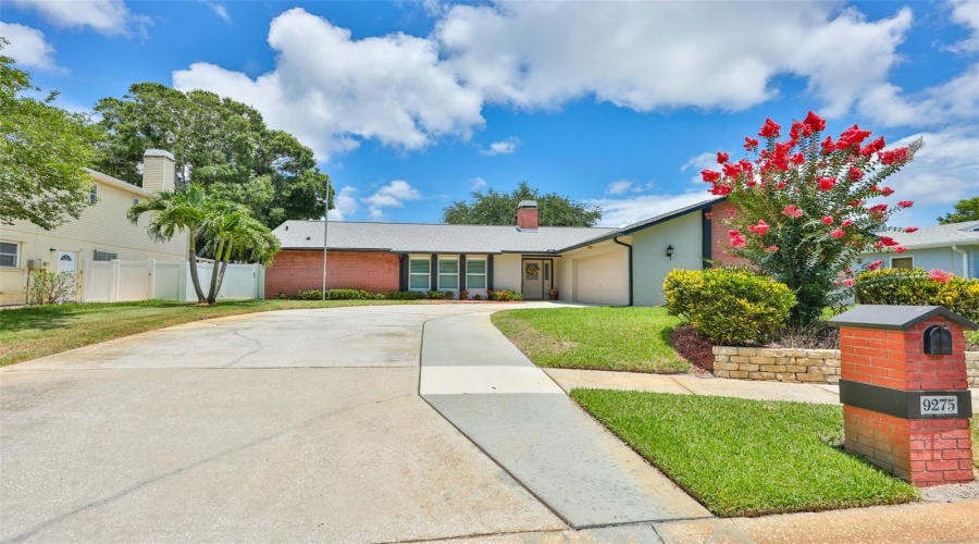 Seminole, Florida 33776, 3 Bedroom Bedrooms, ,2 Bathroombathrooms,Residential,For Sale,133Rd,0,Mfrtb8477708