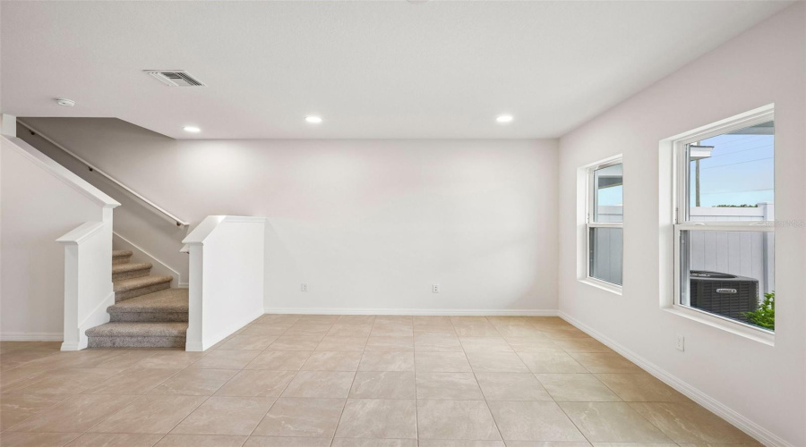 Zephyrhills, Florida 33541, 3 Bedroom Bedrooms, ,2 Bathroombathrooms,Residential,For Sale,Holcombe Down,0,Mfrtb8530219